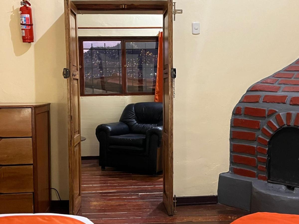 Отель Hostal Andenes De Alabado Куско Экстерьер фото