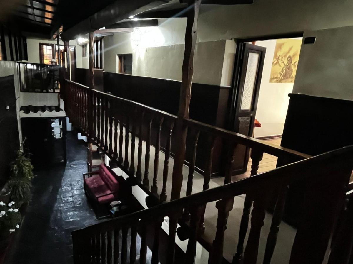 Отель Hostal Andenes De Alabado Куско Экстерьер фото